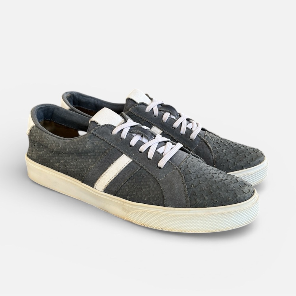 Kaanas Anthropologie “Tatacoa” Contrast Stripe Sneaker in Gray/White Size 9